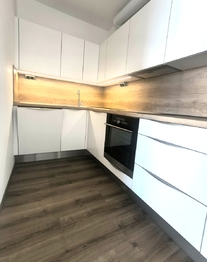 Pronájem bytu 2+kk v družstevním vlastnictví 44 m², Praha 10 - Dolní Měcholupy