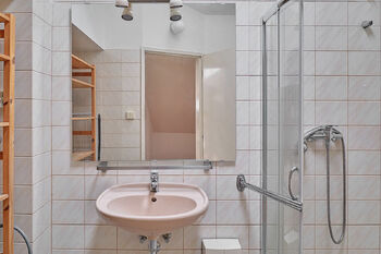 Koupelna - Pronájem bytu 2+1 v osobním vlastnictví 77 m², Praha 1 - Nové Město