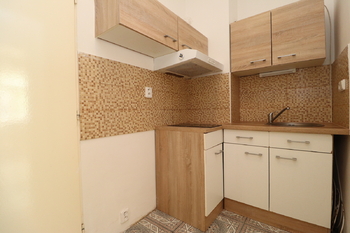 Kuchyň - Pronájem bytu 1+1 v osobním vlastnictví 23 m², Praha 2 - Nusle