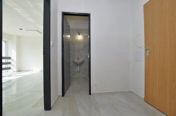zádveří, přístup ... - Pronájem kancelářských prostor 36 m², Havlíčkův Brod