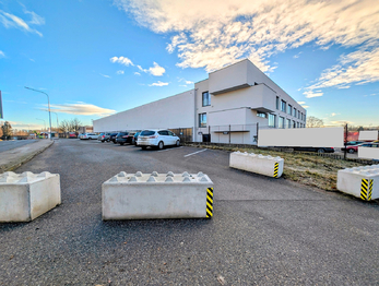 parkování před areálem ... - Pronájem kancelářských prostor 36 m², Havlíčkův Brod