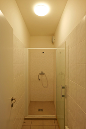 Sociální zařízení u prodejny Asimina - Prodej jiných prostor 526 m², Sedlčany