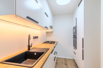 Prodej bytu 2+kk v osobním vlastnictví 43 m², Praha 4 - Chodov