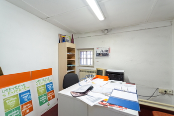 Pronájem obchodních prostor 501 m², Praha 10 - Strašnice