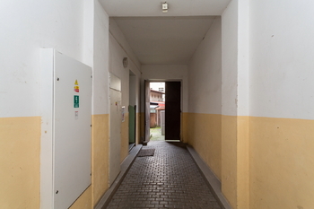 Pronájem obchodních prostor 501 m², Praha 10 - Strašnice