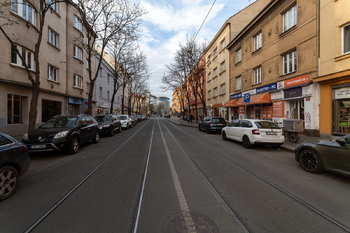 Pronájem obchodních prostor 501 m², Praha 10 - Strašnice