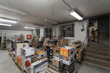 Pronájem obchodních prostor 501 m², Praha 10 - Strašnice