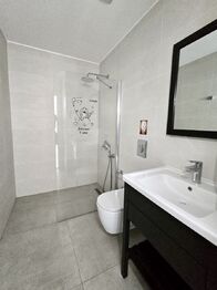 Prodej bytu 2+kk v osobním vlastnictví 51 m², Gaziveren