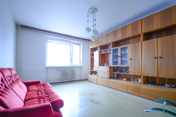 Obývací pokoj - Prodej bytu 3+1 v osobním vlastnictví 74 m², Pardubice