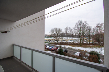 Lodžie - Prodej bytu 3+1 v osobním vlastnictví 74 m², Pardubice