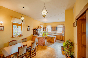 Prodej domu 252 m², Viničné Šumice