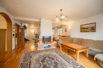 Prodej domu 252 m², Viničné Šumice