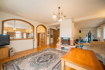 Prodej domu 252 m², Viničné Šumice
