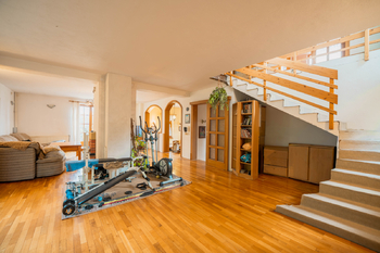 Prodej domu 252 m², Viničné Šumice