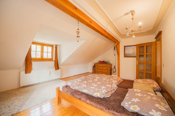 Prodej domu 252 m², Viničné Šumice