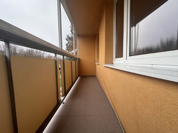 Zasklená lodžie - Prodej bytu 4+1 v družstevním vlastnictví 109 m², Praha 9 - Černý Most