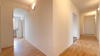 Chodba - Prodej bytu 4+1 v družstevním vlastnictví 109 m², Praha 9 - Černý Most