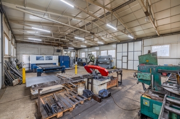 Prodej výrobních prostor 410 m², Neuměř