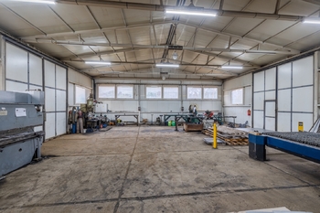 Prodej výrobních prostor 410 m², Neuměř