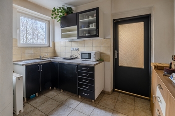 Prodej výrobních prostor 410 m², Neuměř