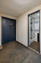 Prodej výrobních prostor 410 m², Neuměř