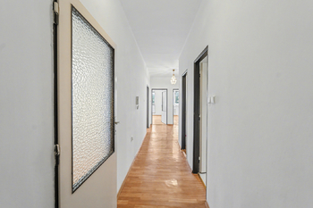 Předsíň - Prodej bytu 3+1 v osobním vlastnictví 100 m², Praha 6 - Břevnov