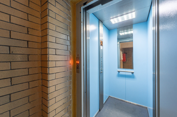 Nový výtah - Prodej bytu 3+1 v osobním vlastnictví 100 m², Praha 6 - Břevnov