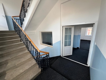 Prodej kancelářských prostor 450 m², Teplice