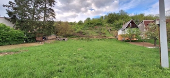 Prodej pozemku 7167 m², Viničné Šumice