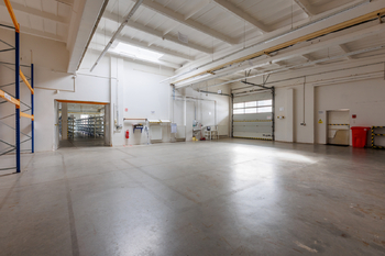 Pronájem výrobních prostor 1300 m², Chodová Planá