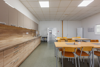 Pronájem výrobních prostor 1300 m², Chodová Planá