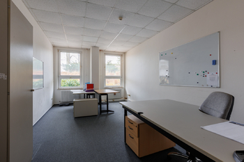 Pronájem výrobních prostor 1300 m², Chodová Planá