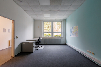 Pronájem výrobních prostor 1300 m², Chodová Planá