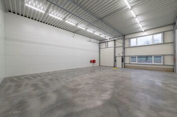 Pronájem skladovacích prostor 180 m², Červený Újezd