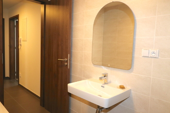 koupelna - Pronájem bytu 2+kk v osobním vlastnictví 70 m², Říčany