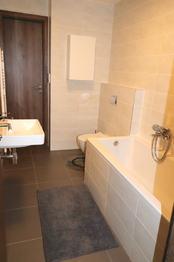 koupelna - Pronájem bytu 2+kk v osobním vlastnictví 70 m², Říčany