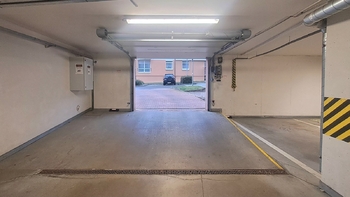 Pronájem garážového stání 16 m², Praha 8 - Libeň