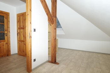 Pokojíky v podkroví - Prodej domu 119 m², Plzeň
