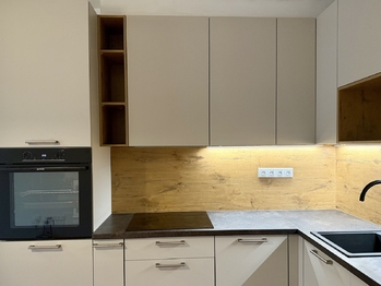 Kuchyňská linka - Pronájem bytu 2+kk v osobním vlastnictví 48 m², Praha 8 - Bohnice