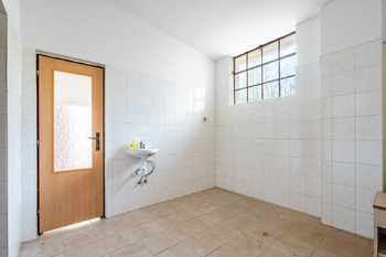 mlékárna - Prodej zemědělského objektu 300 m², Hluboké Dvory