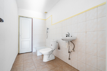 mlékárna - Prodej zemědělského objektu 300 m², Hluboké Dvory