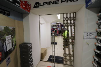 Pronájem obchodních prostor 100 m², Valašské Meziříčí