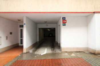 Pronájem garážového stání 12 m², Praha 4 - Podolí