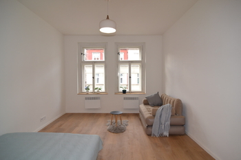 Pronájem bytu 1+1 v osobním vlastnictví 43 m², Praha 4 - Podolí