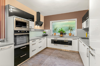 Prodej domu 285 m², Miřejovice