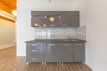 Pronájem kancelářských prostor 71 m², Praha 10 - Hostivař