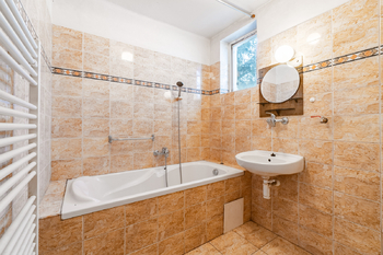 Prodej domu 140 m², Chrášťany