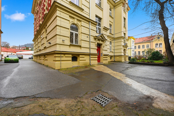 Prodej bytu 1+1 v osobním vlastnictví 53 m², Děčín