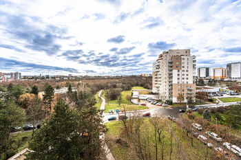 výhled na jih - Prodej bytu 4+1 v osobním vlastnictví 87 m², Praha 4 - Krč