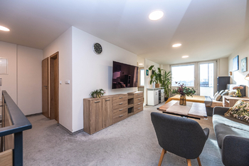 obývací pokoj - Prodej bytu 4+1 v osobním vlastnictví 87 m², Praha 4 - Krč